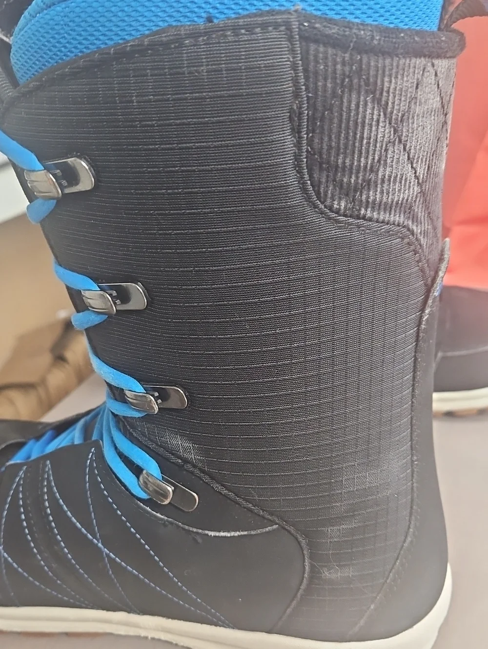 Salomon Launch Lace Sj  Snowboard Boots with Bright Blue Laces